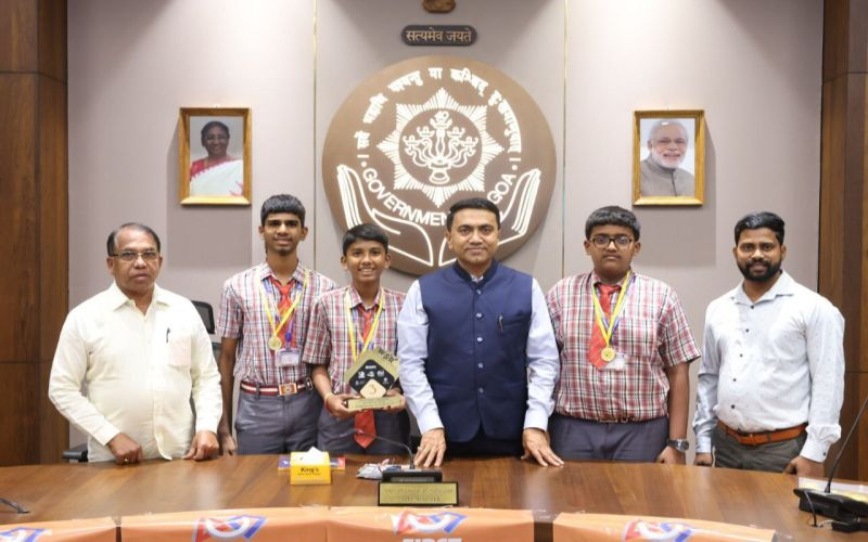 Dr Pramod Sawant felicitates Students for Excellence in Robotics & STEM
